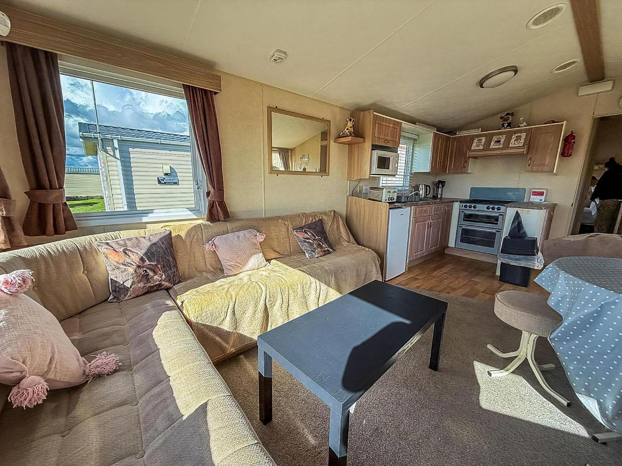 Lovely 6 Berth Caravan At Naze Marine Holiday Park In Essex Ref 17003C วอลตัน-ออน-เดอะ-เนซ ภายนอก รูปภาพ